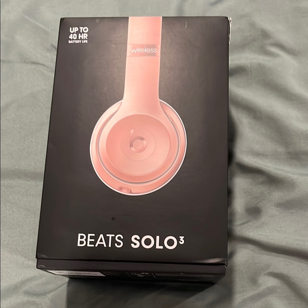 Beats by Dre Solo3 Wireless On-Ear Wireless Headphones - Light Pink